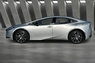 Toyota Prius 2025 XLE 4dr Hatchback