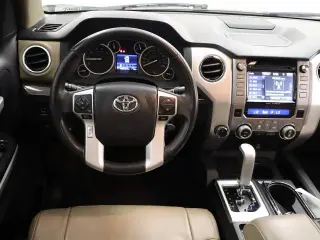 Toyota Tundra 2016 4x4 Limited 4dr CrewMax Cab Pickup SB (5.7L V8 FFV)