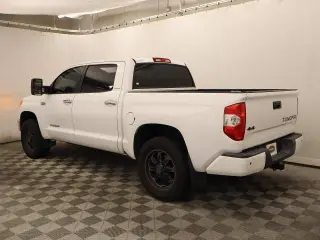Toyota Tundra 2016 4x4 Limited 4dr CrewMax Cab Pickup SB (5.7L V8 FFV)