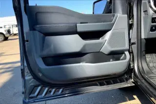 Ford F-150 2023 4x2 Platinum 4dr SuperCrew 6.5 ft. SB