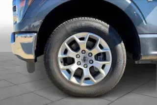 Ford F-150 2023 4x2 Platinum 4dr SuperCrew 6.5 ft. SB