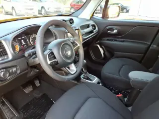 Jeep Renegade 2023 4x4 Latitude 4dr SUV