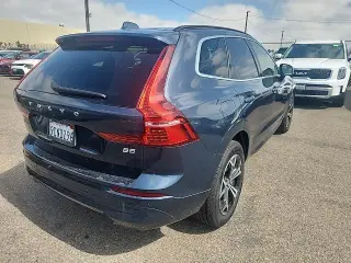Volvo XC60 2022 B5 Momentum 4dr SUV