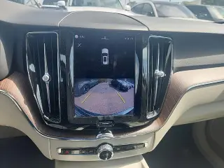 Volvo XC60 2022 B5 Momentum 4dr SUV