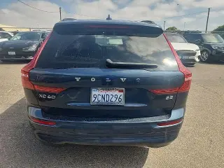 Volvo XC60 2022 B5 Momentum 4dr SUV