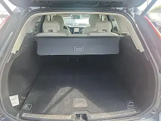 Volvo XC60 2022 B5 Momentum 4dr SUV