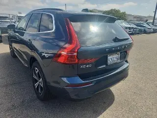Volvo XC60 2022 B5 Momentum 4dr SUV