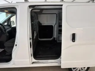 Nissan NV200 2019 S 4dr Cargo Mini-Van