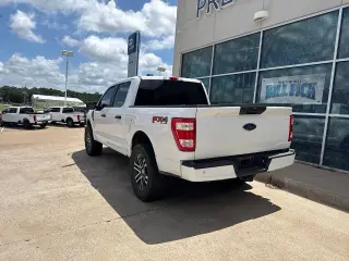 Ford F-150 2022 4x4 XL 4dr SuperCrew 5.5 ft. SB