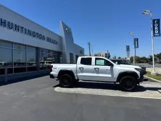 Chevrolet Colorado 2024 4x4 Trail Boss 4dr Crew Cab 5 ft. SB