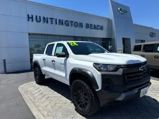 Chevrolet Colorado 2024 4x4 Trail Boss 4dr Crew Cab 5 ft. SB