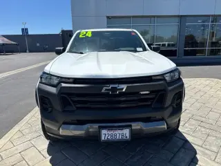 Chevrolet Colorado 2024 4x4 Trail Boss 4dr Crew Cab 5 ft. SB
