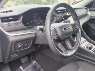 Jeep Grand Cherokee 2024 4x4 Laredo 4dr SUV