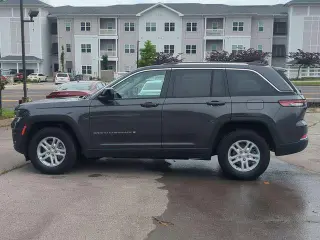 Jeep Grand Cherokee 2024 4x4 Laredo 4dr SUV