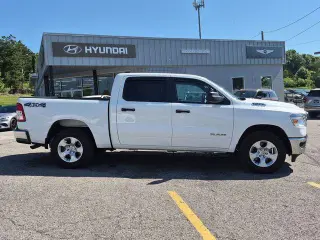Ram 1500 2023 4x4 Big Horn 4dr Crew Cab 5.6 ft. SB Pickup