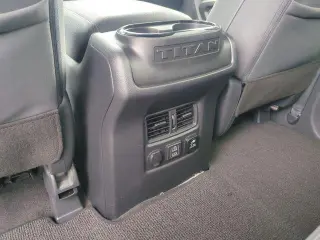 Nissan Titan 2023 4x4 SV 4dr Crew Cab 5.6 ft. SB