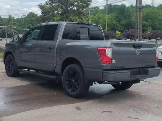 Nissan Titan 2023 4x4 SV 4dr Crew Cab 5.6 ft. SB