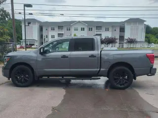 Nissan Titan 2023 4x4 SV 4dr Crew Cab 5.6 ft. SB
