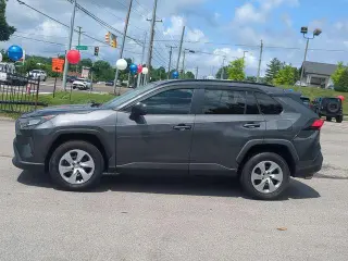 Toyota RAV4 2021 LE 4dr SUV