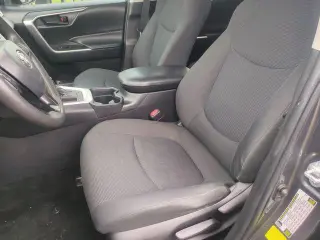 Toyota RAV4 2021 LE 4dr SUV