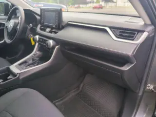 Toyota RAV4 2021 LE 4dr SUV