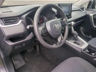 Toyota RAV4 2021 LE 4dr SUV