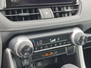 Toyota RAV4 Hybrid 2024 AWD XLE 4dr SUV