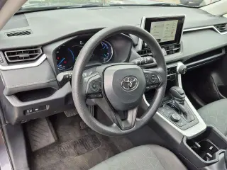 Toyota RAV4 Hybrid 2024 AWD XLE 4dr SUV