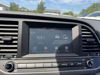 Hyundai ELANTRA 2017 SE 4dr Sedan 6M (US)