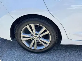 Hyundai ELANTRA 2017 SE 4dr Sedan 6M (US)