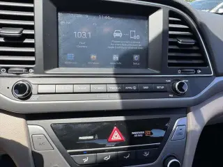 Hyundai ELANTRA 2017 SE 4dr Sedan 6M (US)
