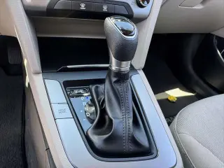 Hyundai ELANTRA 2017 SE 4dr Sedan 6M (US)