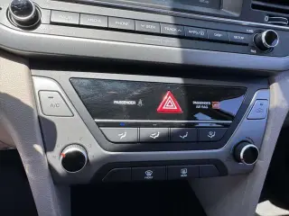 Hyundai ELANTRA 2017 SE 4dr Sedan 6M (US)
