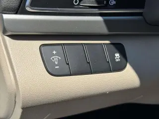 Hyundai ELANTRA 2017 SE 4dr Sedan 6M (US)