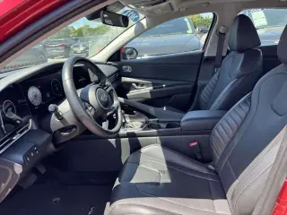 Hyundai ELANTRA Hybrid 2023 Limited 4dr Sedan