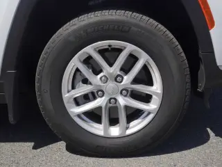 Jeep Grand Cherokee L 2025 4x4 Laredo 4dr SUV