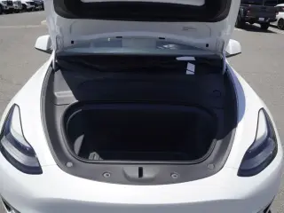 Tesla Model Y 2022 AWD Performance 4dr Crossover