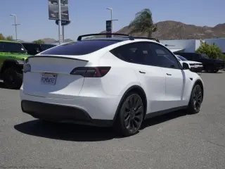 Tesla Model Y 2022 AWD Performance 4dr Crossover