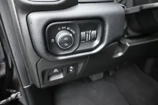 Ram 1500 2019 4x4 Big Horn 4dr Crew Cab 5.6 ft. SB Pickup