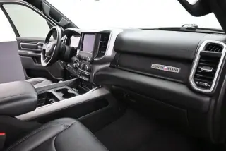 Ram 1500 2019 4x4 Big Horn 4dr Crew Cab 5.6 ft. SB Pickup