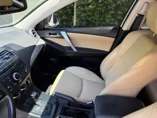 2012 Mazda MAZDA3 i Grand Touring