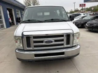 2010 Ford E-Series E-350 SD XLT