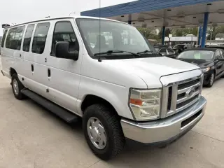 2010 Ford E-Series E-350 SD XLT