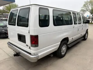 2010 Ford E-Series E-350 SD XLT