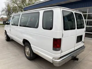 2010 Ford E-Series E-350 SD XLT