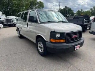 2006 GMC Savana LS 1500