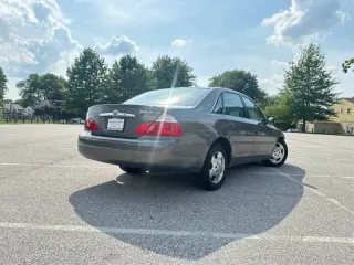 2004 Toyota Avalon XL