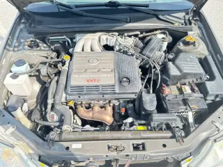2004 Toyota Avalon XL