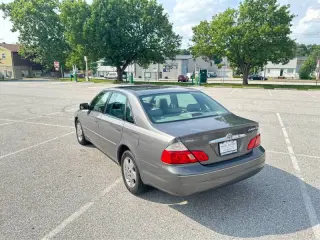 2004 Toyota Avalon XL