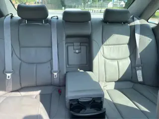 2004 Toyota Avalon XL